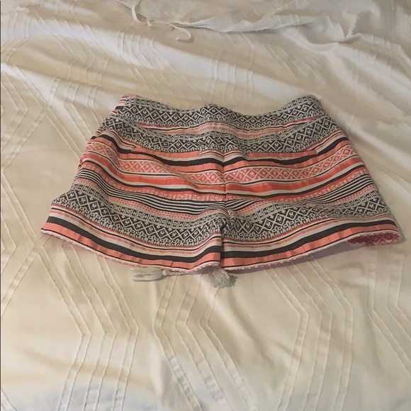Loft shorts with tie - Picture 2 of 3